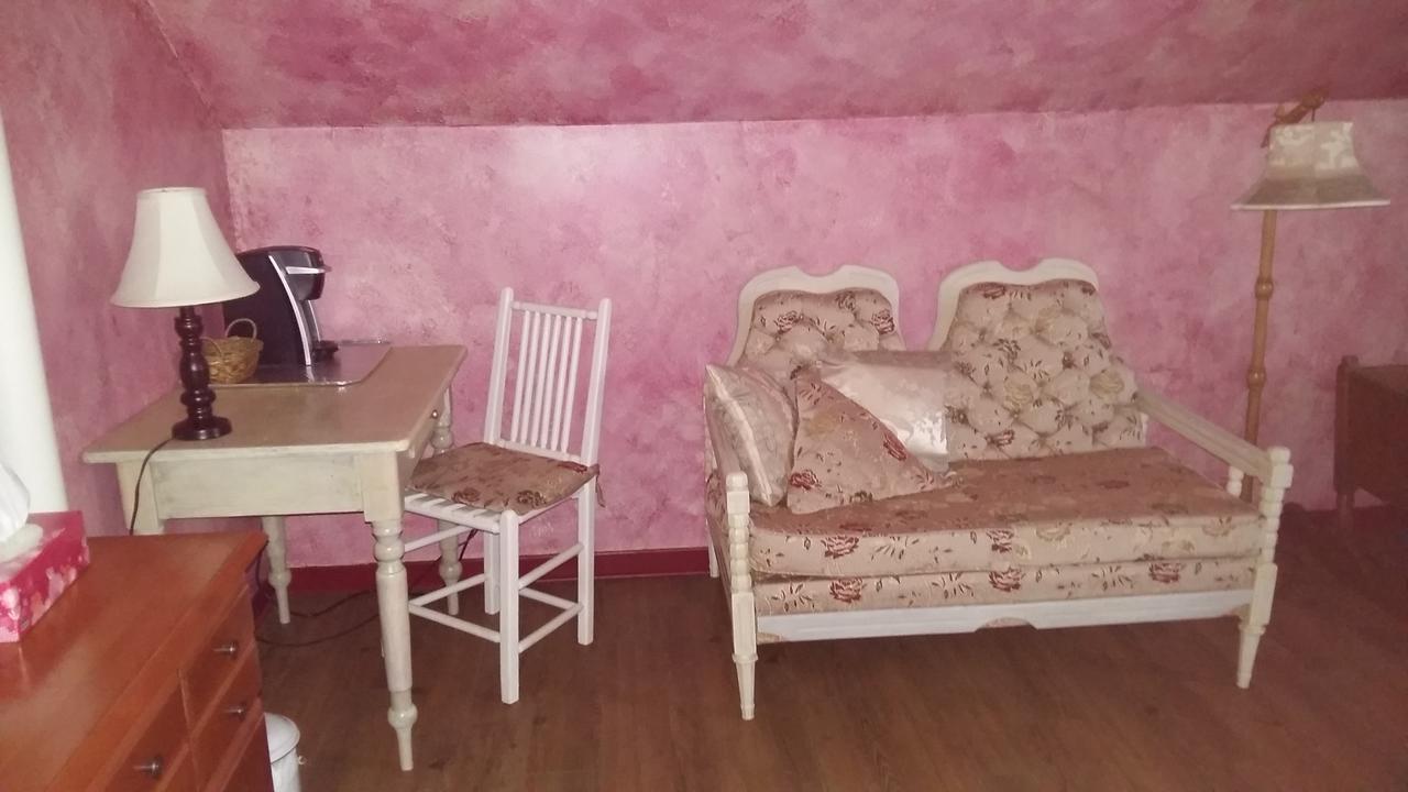 Gite Agricole Les Lilas Saint Wenceslas Екстериор снимка